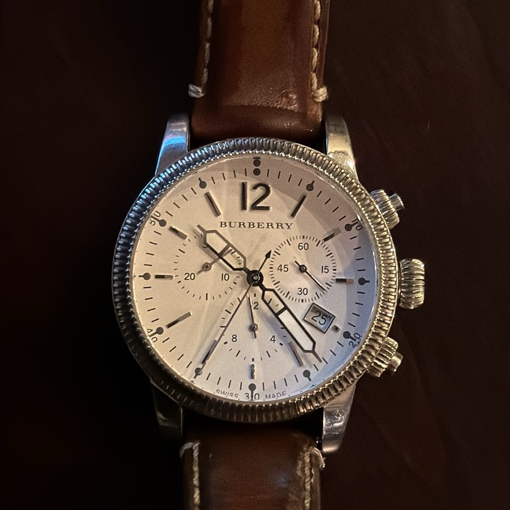Burberry Silver White Stainless Steel Leather BU7817 Men's Wristwatch 42 mm - Picture 2 of 6